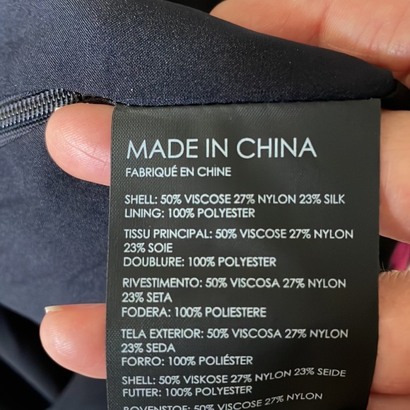 Club Monaco top beautiful material - Picture 3 of 3